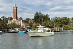 32ft Boston Whaler Yacht For Sale