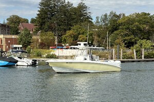 32ft Boston Whaler Yacht For Sale