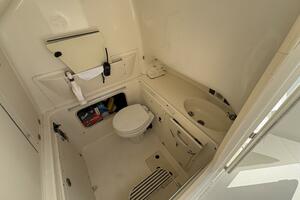 32ft Boston Whaler Yacht For Sale