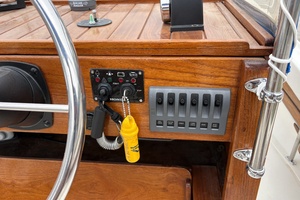 21ft Boston Whaler Yacht For Sale