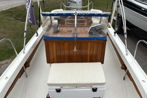 21ft Boston Whaler Yacht For Sale