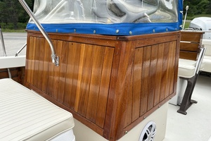 21ft Boston Whaler Yacht For Sale