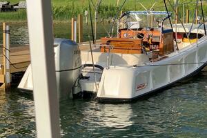 21ft Boston Whaler Yacht For Sale