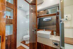 2011 Fairline 65 Squadron thumbnail 51