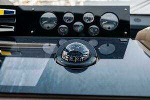 2011 Fairline 65 Squadron thumbnail 30