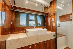 2011 Fairline 65 Squadron thumbnail 55
