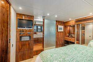 2011 Fairline 65 Squadron thumbnail 54