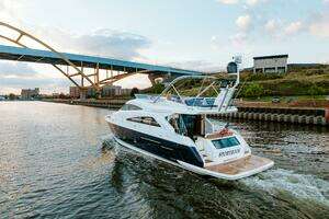2011 Fairline 65 Squadron thumbnail 16
