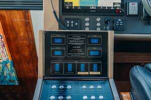 2011 Fairline 65 Squadron thumbnail 24
