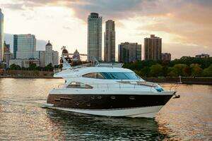 2011 Fairline 65 Squadron thumbnail 1
