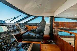 2011 Fairline 65 Squadron thumbnail 20