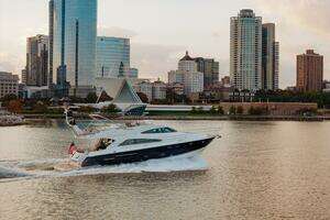 2011 Fairline 65 Squadron thumbnail 8