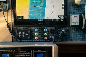 2011 Fairline 65 Squadron thumbnail 22