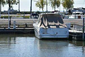 New Listing  31ft Sea Ray Yacht For Sale