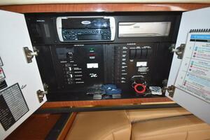 New Listing  31ft Sea Ray Yacht For Sale