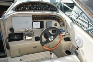 New Listing  31ft Sea Ray Yacht For Sale