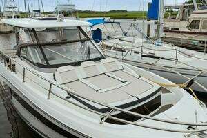 Velocity 2022 Jeanneau Leader 10.5 Yacht For Sale in Fernadina Beach FL