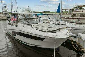 Velocity 2022 Jeanneau Leader 10.5 Yacht For Sale in Fernadina Beach FL
