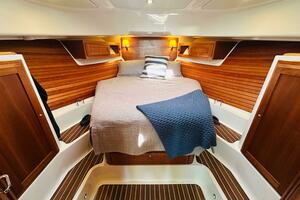JOMO 39ft Back Cove Yacht For Sale