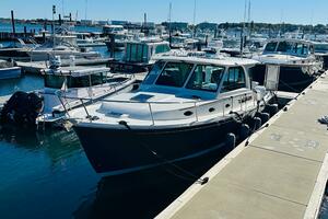 JOMO 39ft Back Cove Yacht For Sale