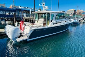 JOMO 39ft Back Cove Yacht For Sale