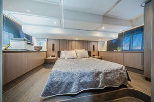 2022 Azimut 50 FLY thumbnail 16