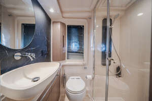 2022 Azimut 50 FLY thumbnail 21
