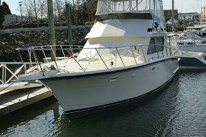 1988 Hatteras Convertible thumbnail 3