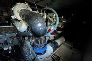 1988 Hatteras Convertible thumbnail 43