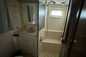 1988 Hatteras Convertible thumbnail 29