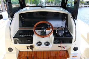 Lilaia 34ft Chris Craft Yacht For Sale