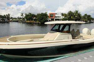 Lilaia 2020 Chris-Craft Catalina 34 Yacht For Sale in Fort Lauderdale FL