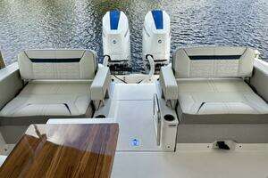 2024 Tiara Sport 34 LX thumbnail 9