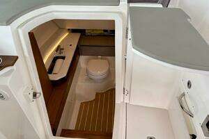 2024 Tiara Sport 34 LX thumbnail 14