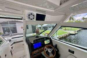 2024 Tiara Sport 34 LX thumbnail 17
