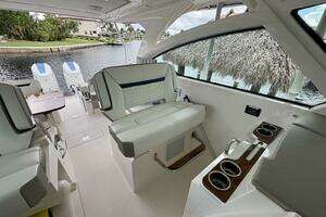 2024 Tiara Sport 34 LX thumbnail 12