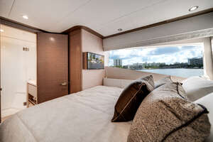 2022 Ocean Alexander 32L thumbnail 58