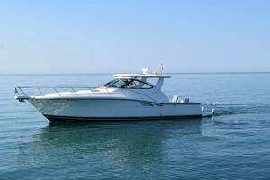DIVERSVACATION 2006 Tiara Yachts 4200 Open Yacht For Sale in Montague MI