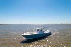 2019 Invincible 39 Open