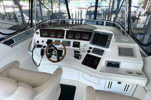 2003 Sea Ray 480 Sedan Bridge thumbnail 12