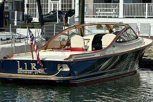 LIR 2009 Hinckley Talaria 38 Runabout Convertible Yacht For Sale in Southport CT