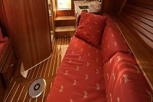 LIR 38ft Hinckley Yacht For Sale