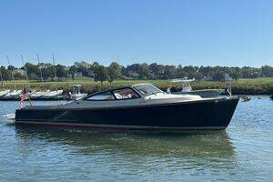 LIR 2009 Hinckley Talaria 38 Runabout Convertible Yacht For Sale in Southport CT