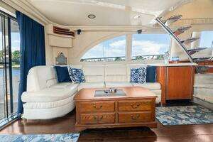 2001 Sea Ray 540 Cockpit Motor Yacht thumbnail 21
