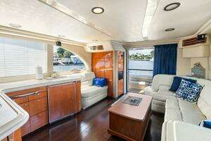 2001 Sea Ray 540 Cockpit Motor Yacht thumbnail 22