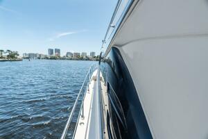 L ATTITUDE ADJUSTMENT 54ft Sea Ray Yacht For Sale