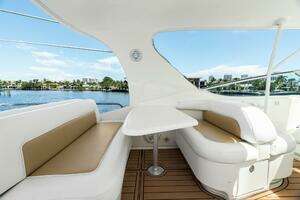 2001 Sea Ray 540 Cockpit Motor Yacht thumbnail 15