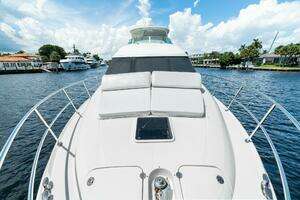 2001 Sea Ray 540 Cockpit Motor Yacht thumbnail 8