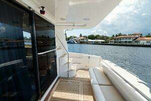 2001 Sea Ray 540 Cockpit Motor Yacht thumbnail 13