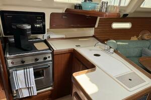 Gingerly 33ft Hunter Yacht For Sale